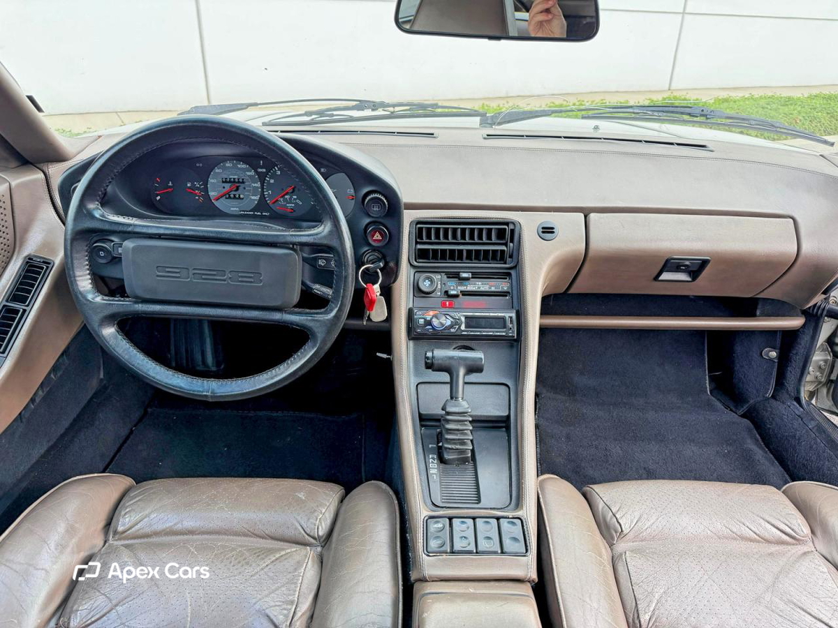 Porsche 928 1982