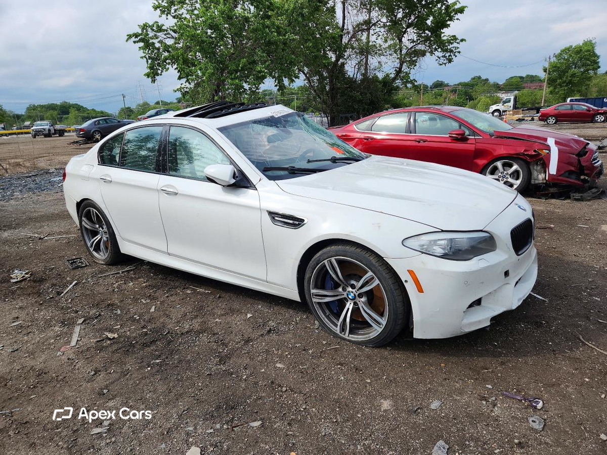 BMW M5 2013