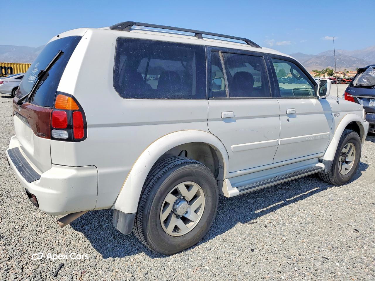 Mitsubishi Montero 2003