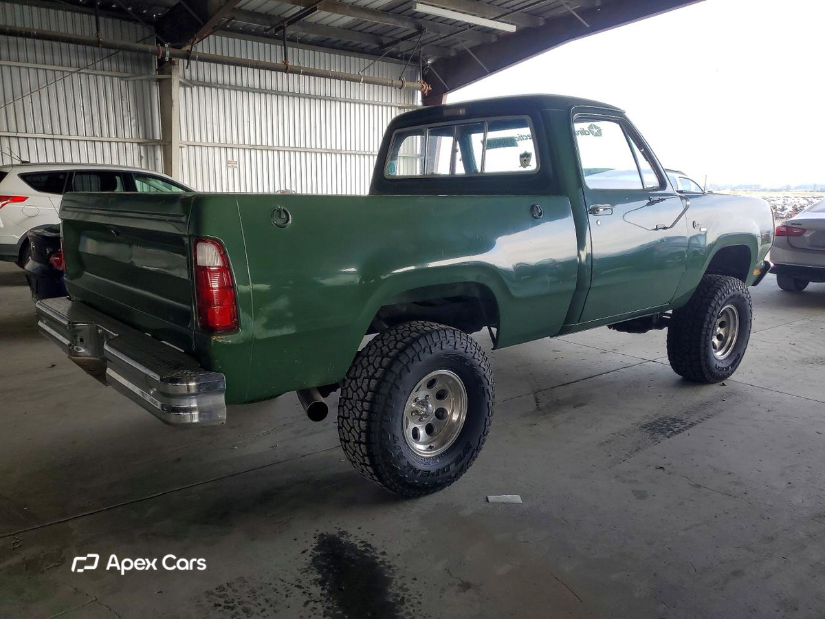 Dodge D150 1977