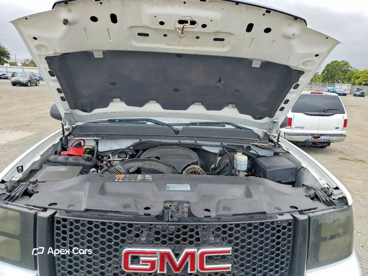 GMC Sierra 2011