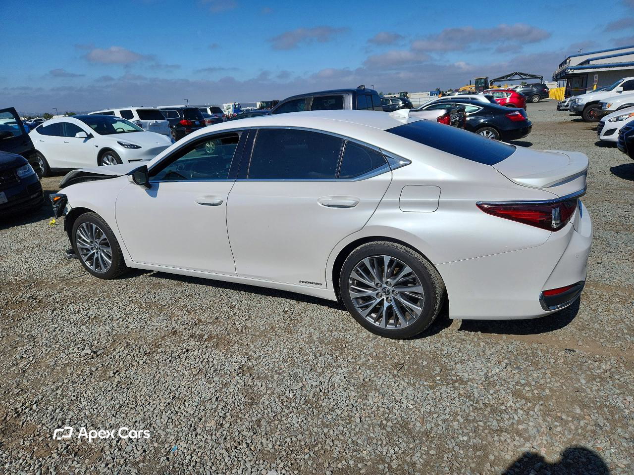 Lexus ES 2021
