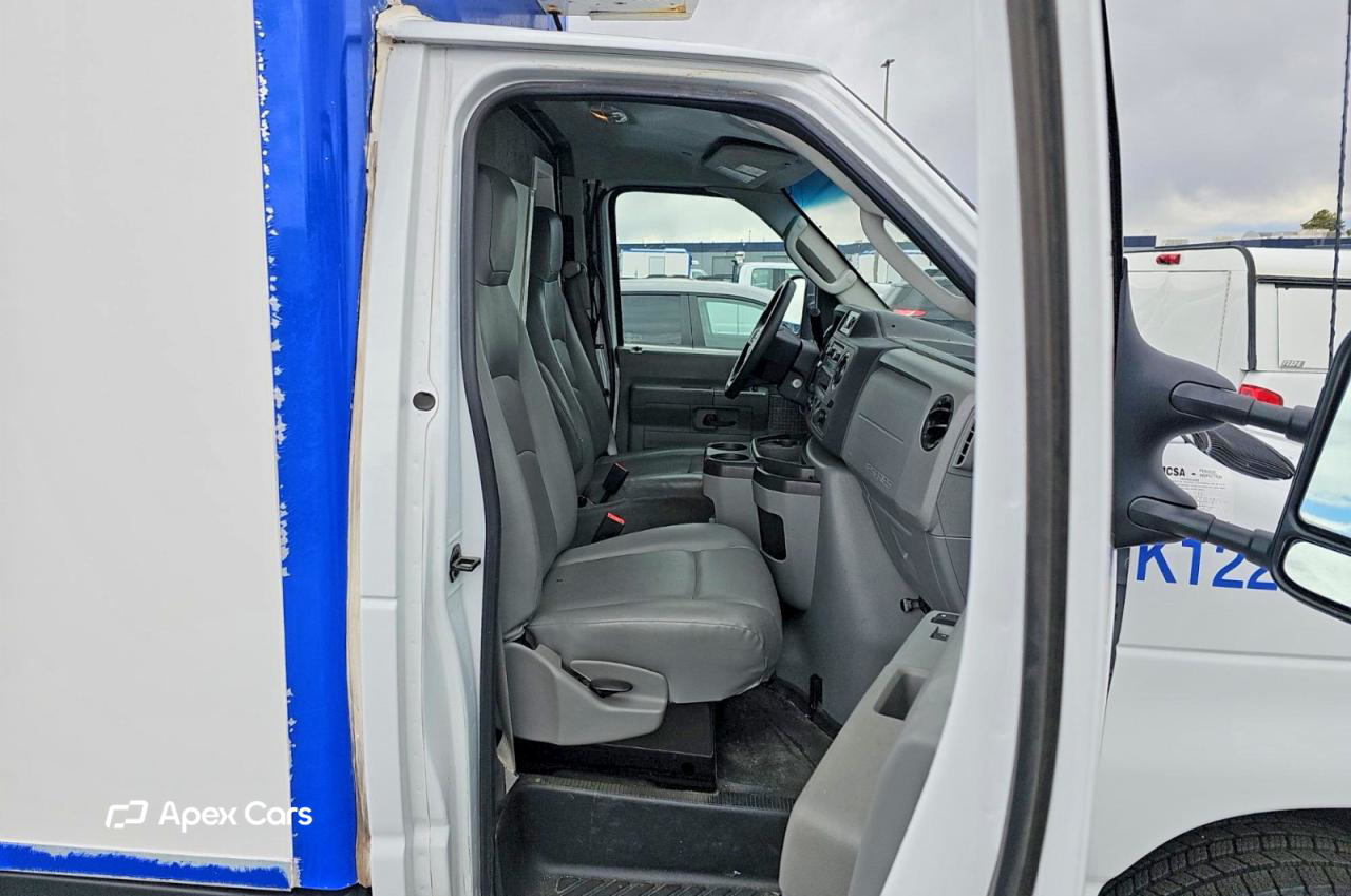 Ford Econoline 2024