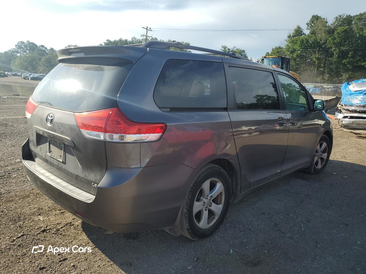 Toyota Sienna 2013