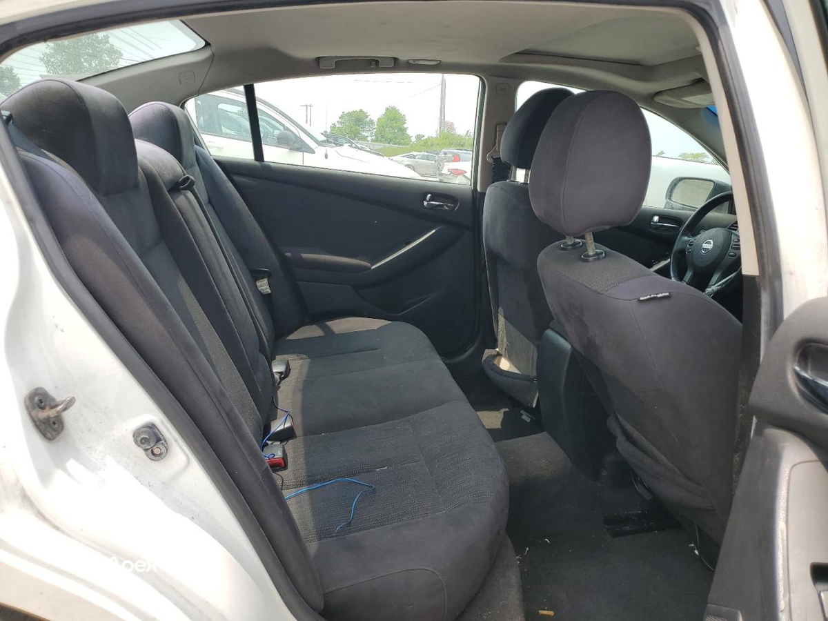 Nissan Altima 2010