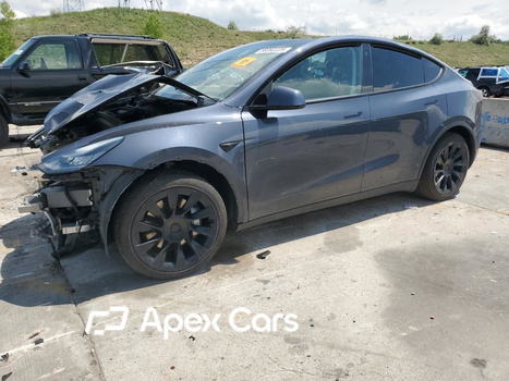 Tesla Model Y 2021 - Image 1 of 5