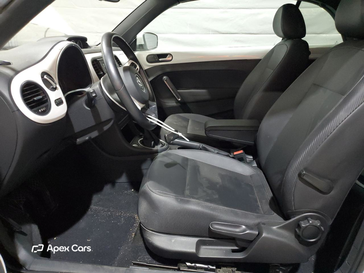 Volkswagen Beetle 2013