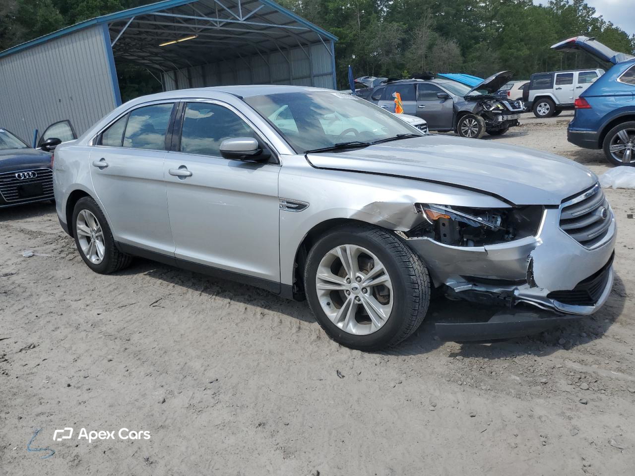 Ford Taurus 2016