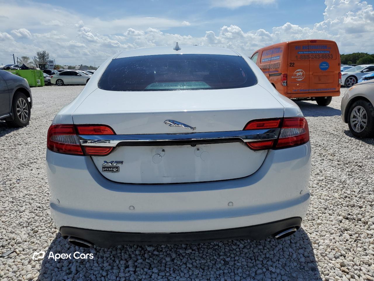 Jaguar XF 2013