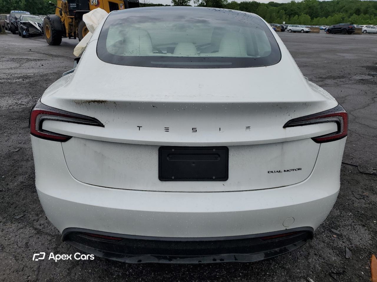 Tesla Model 3 2024