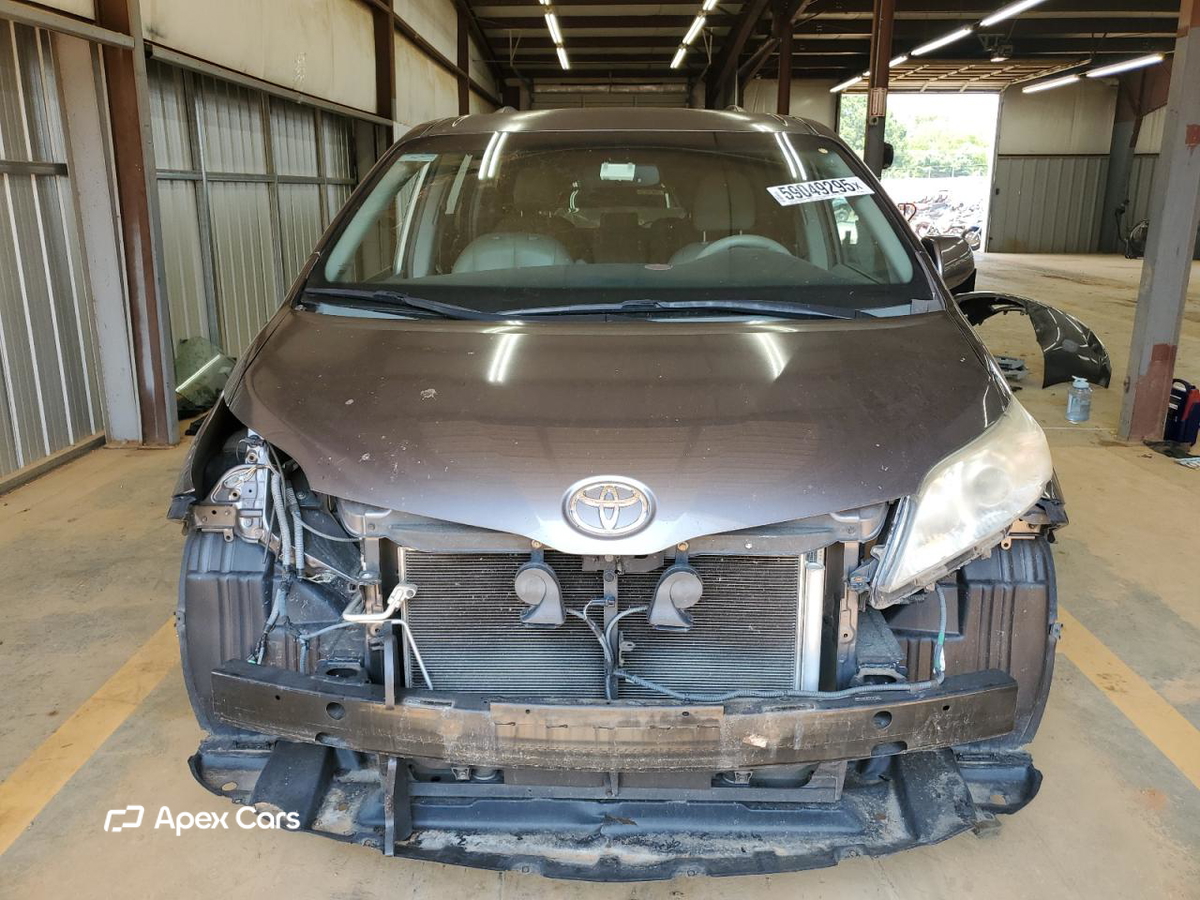 Toyota Sienna 2012
