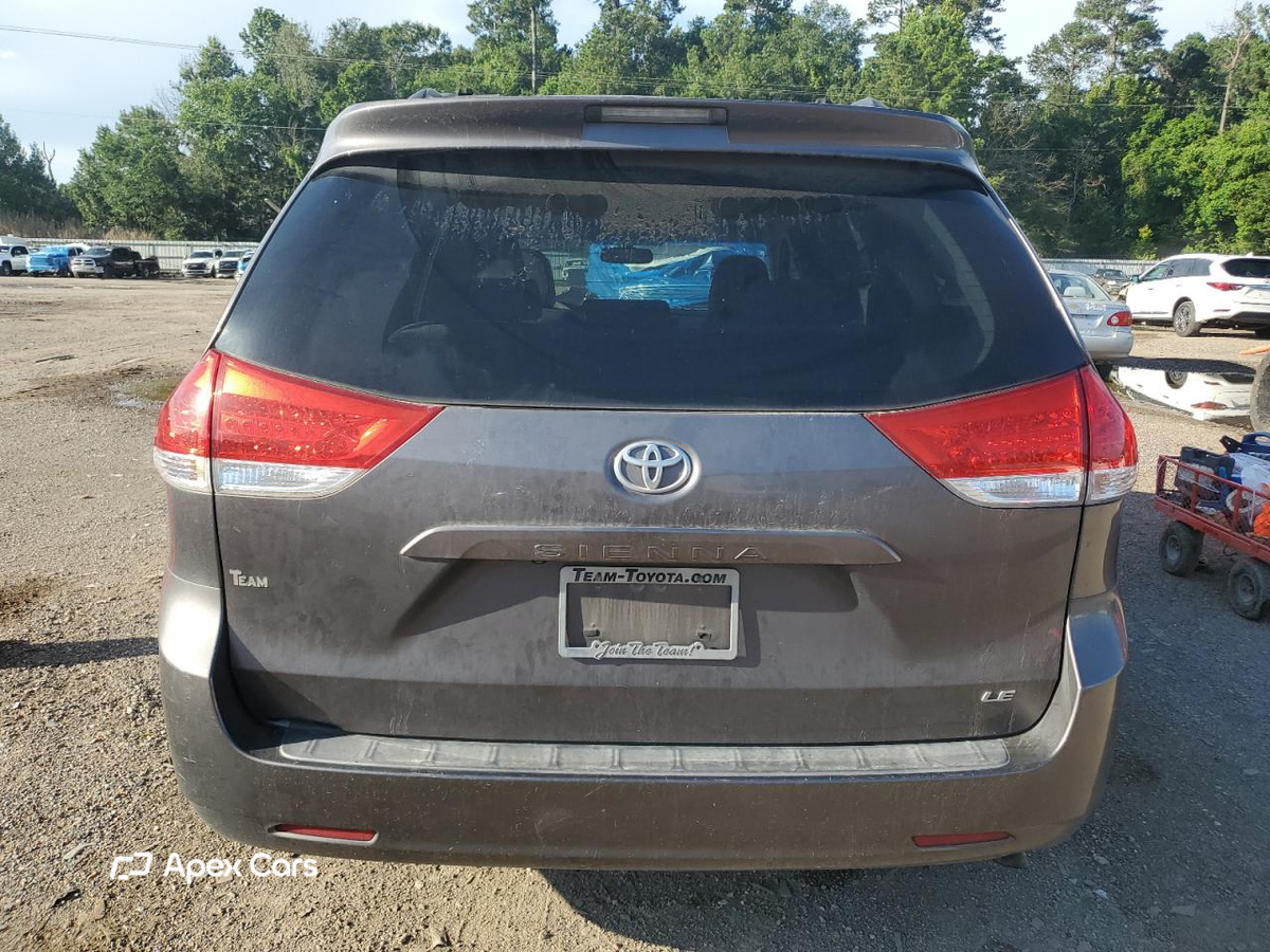Toyota Sienna 2013