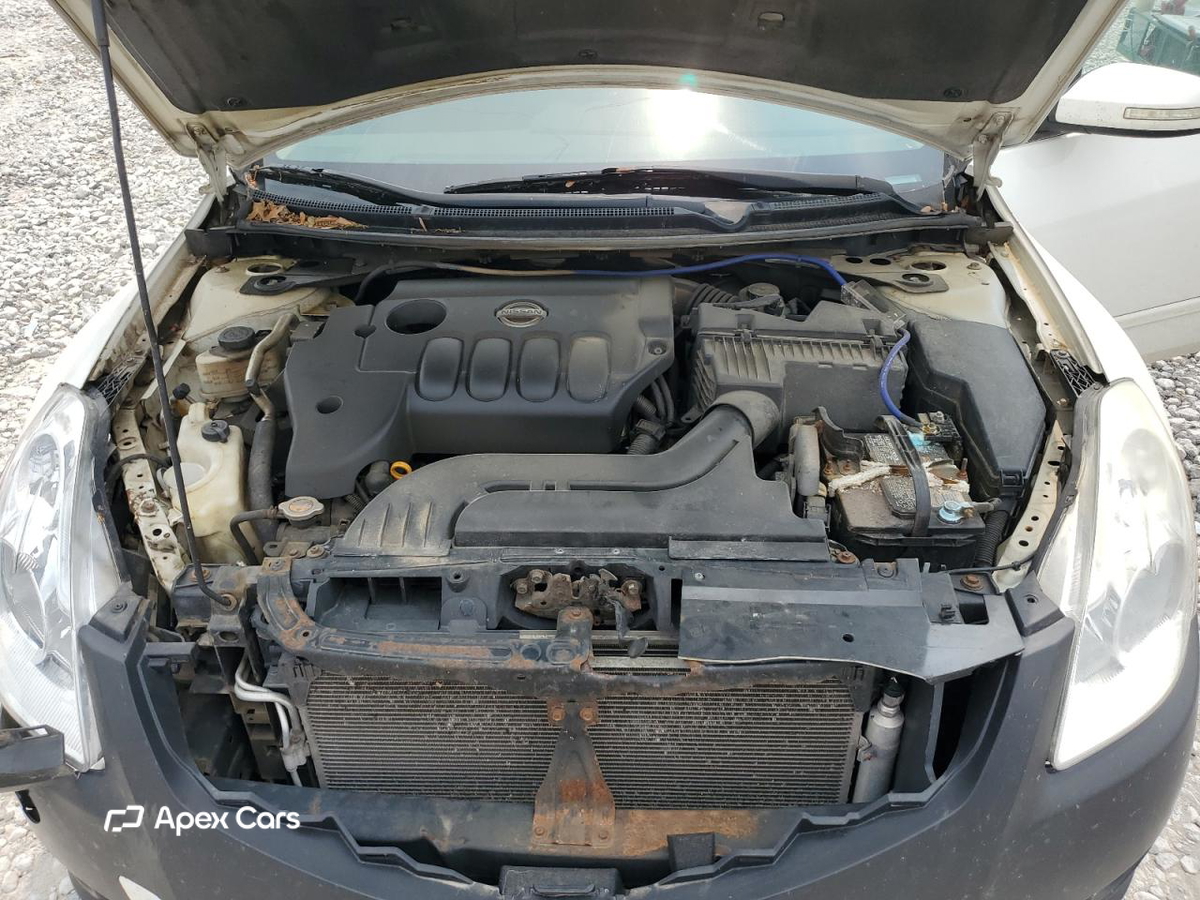Nissan Altima 2010