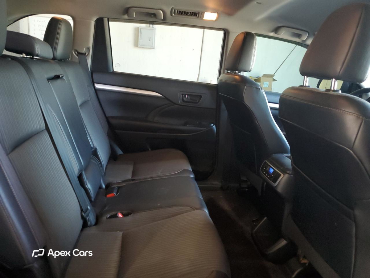 Toyota Highlander 2016