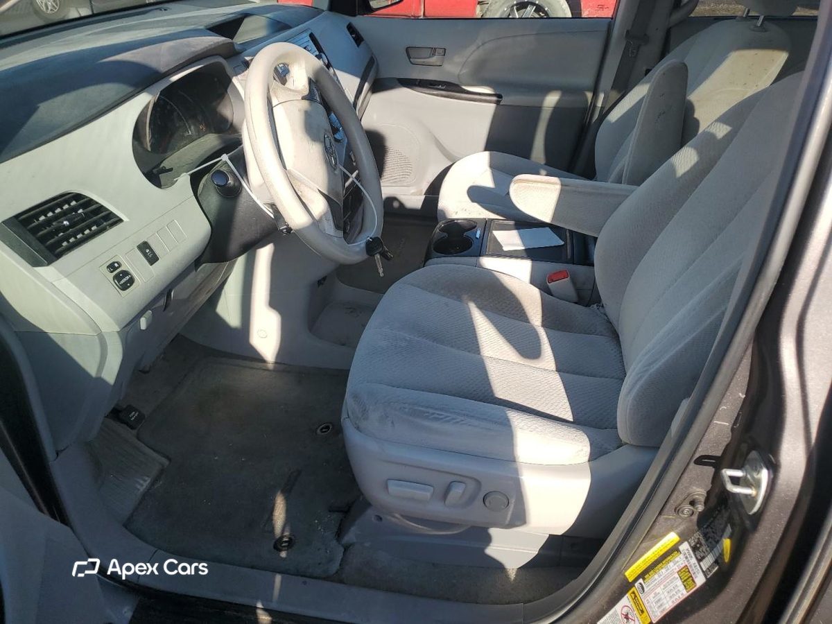 Toyota Sienna 2013
