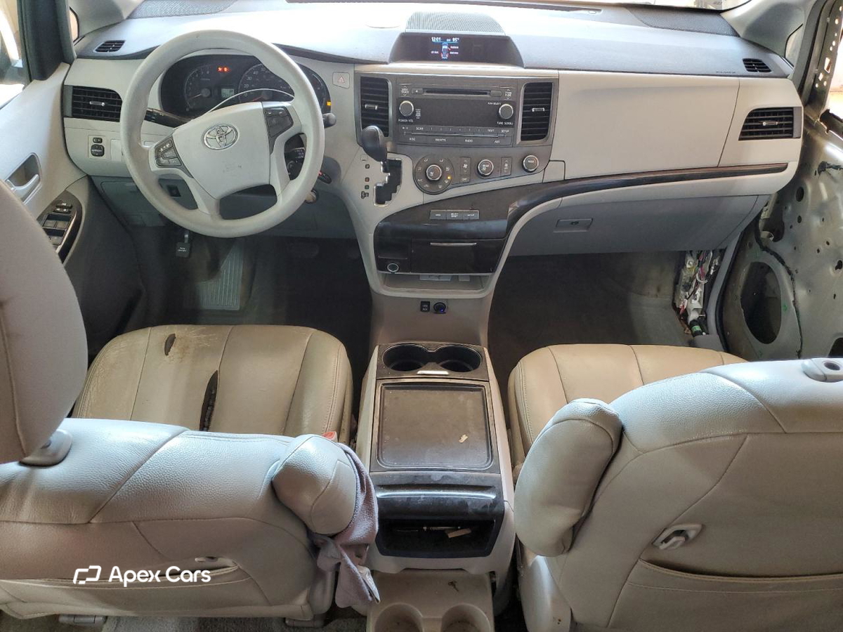 Toyota Sienna 2012