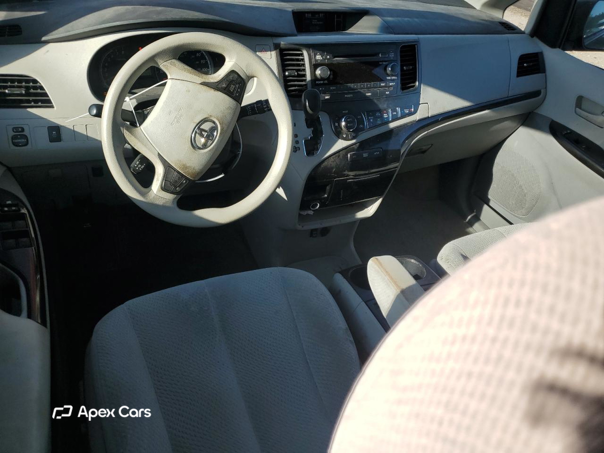 Toyota Sienna 2013