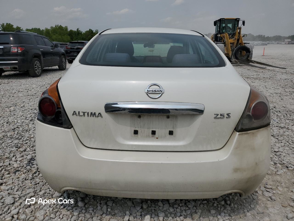 Nissan Altima 2010