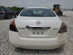 Nissan Altima 2010