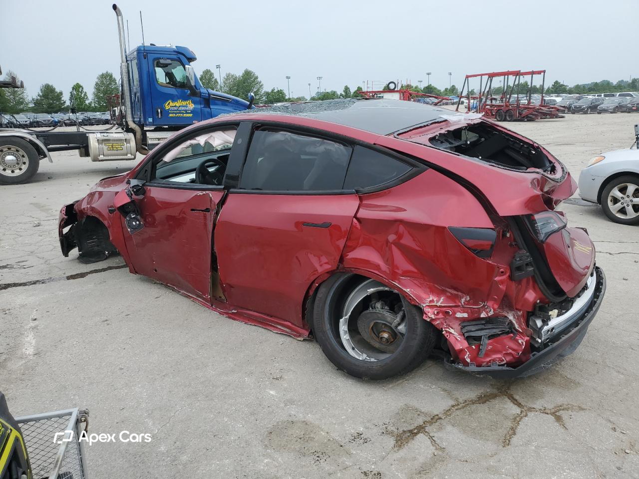 Tesla Model Y 2024