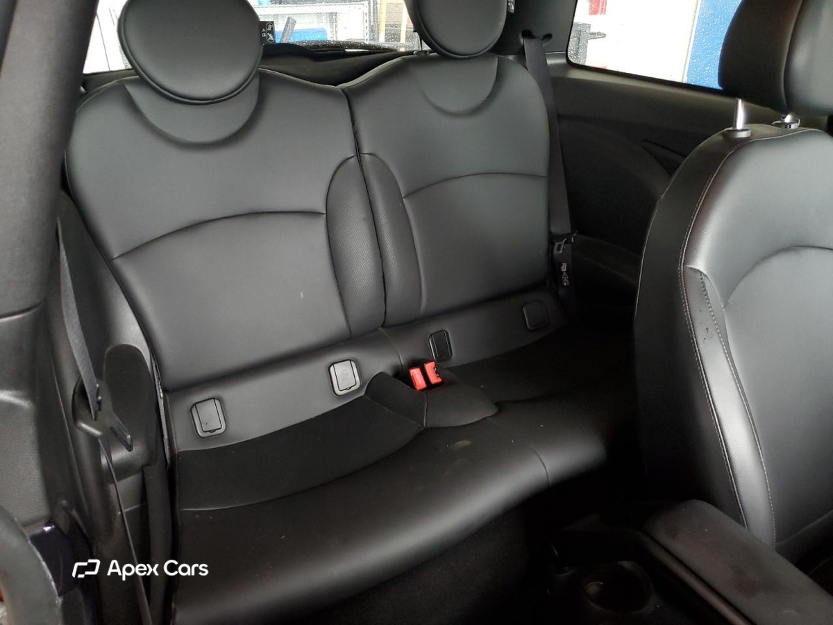 MINI Cooper 2011