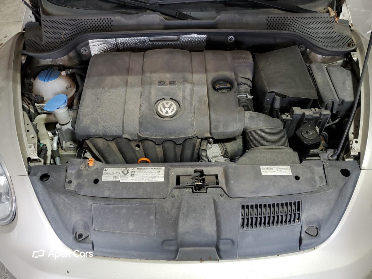 Volkswagen Beetle 2013