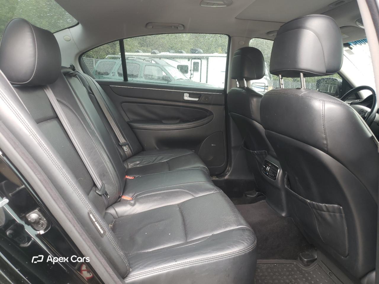 Hyundai Genesis 2012