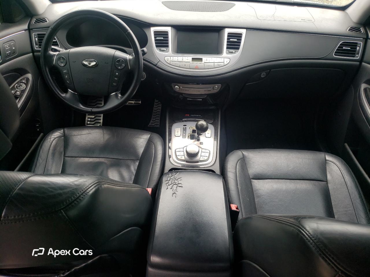 Hyundai Genesis 2012