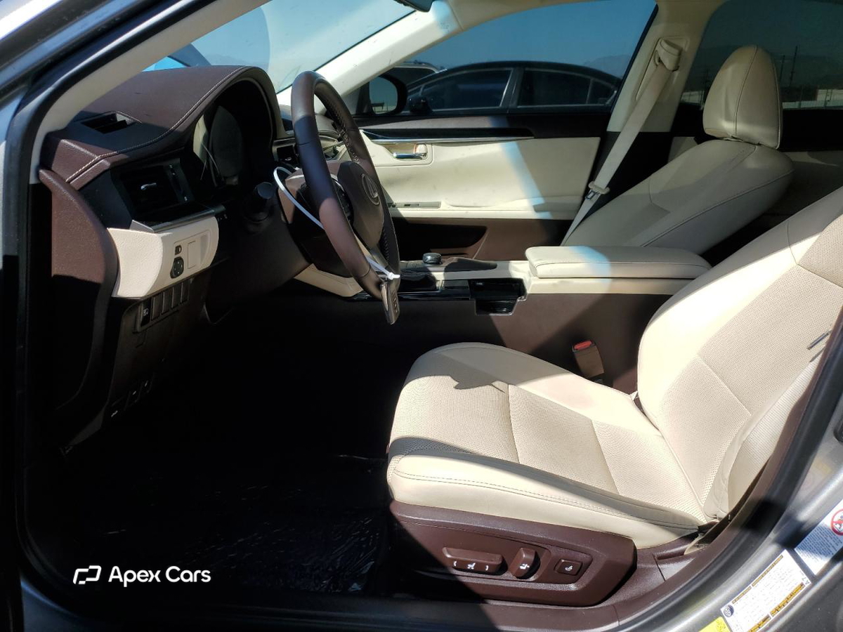 Lexus ES 2018