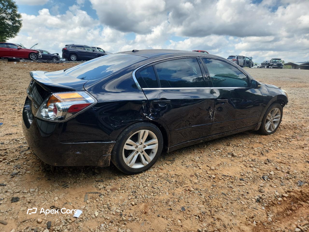 Nissan Altima 2011