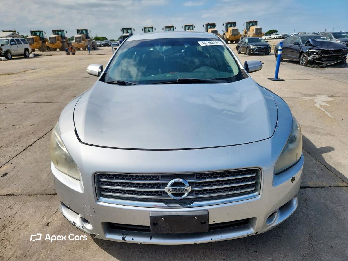 Nissan Maxima 2010