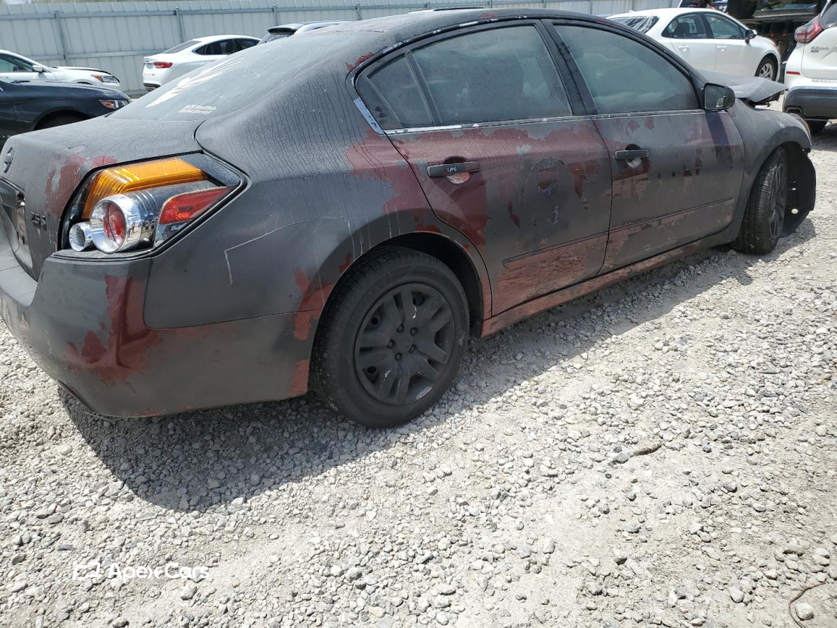 Nissan Altima 2011