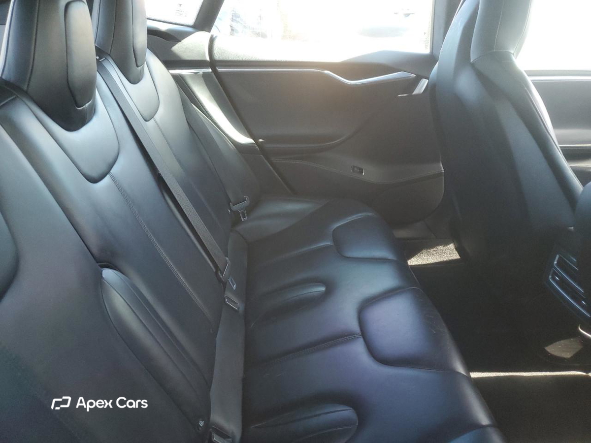Tesla Model S 2014