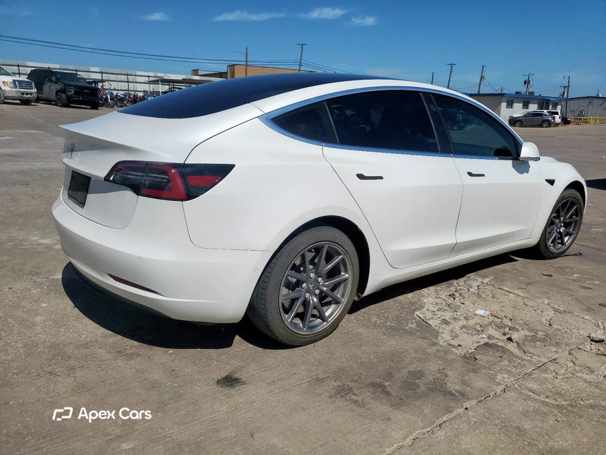 Tesla Model 3 2020