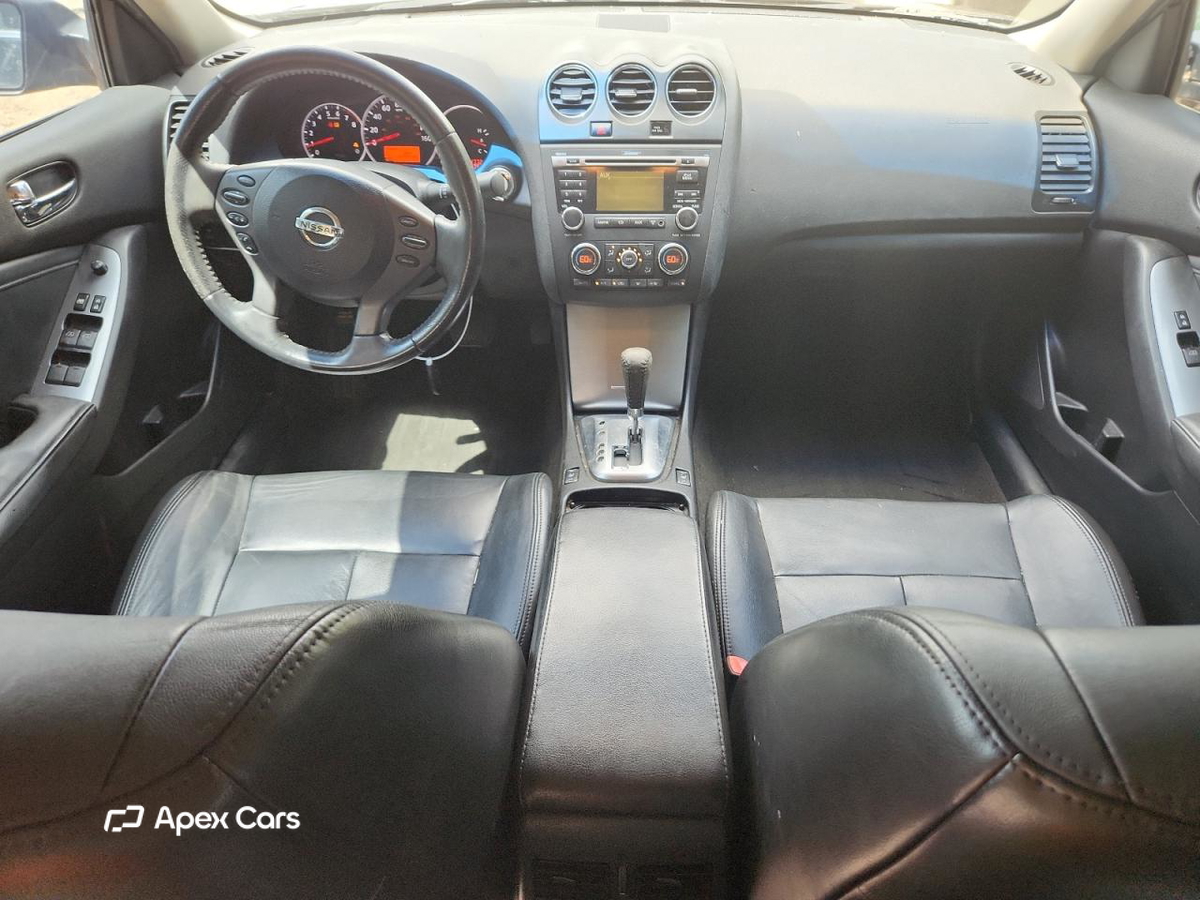 Nissan Altima 2011