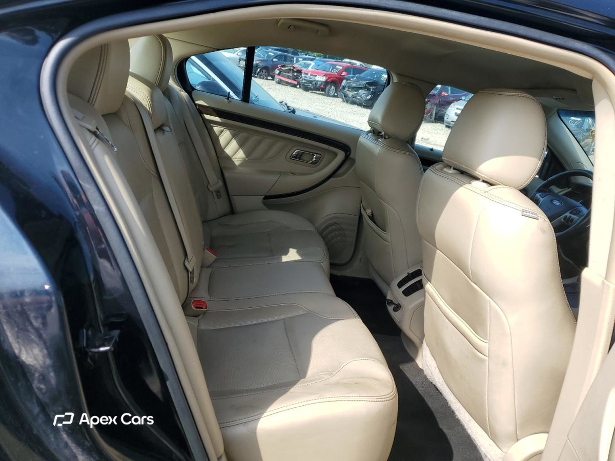 Ford Taurus 2015