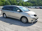 Toyota Sienna 2015