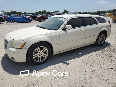 2005 Dodge Magnum - Image 1 of 5