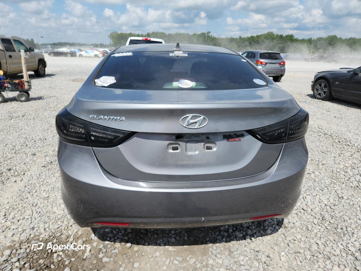 Hyundai Elantra 2012