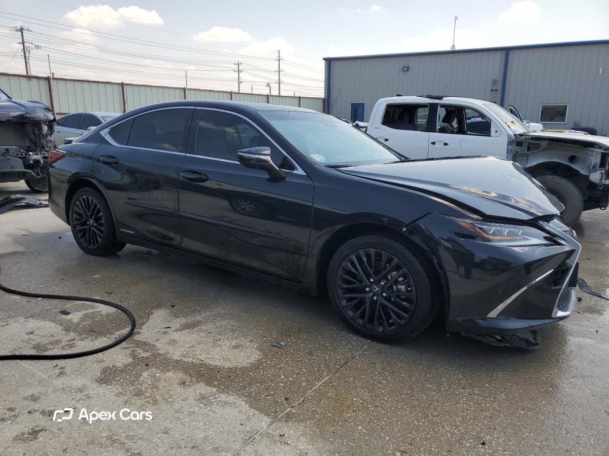 Lexus ES 2019