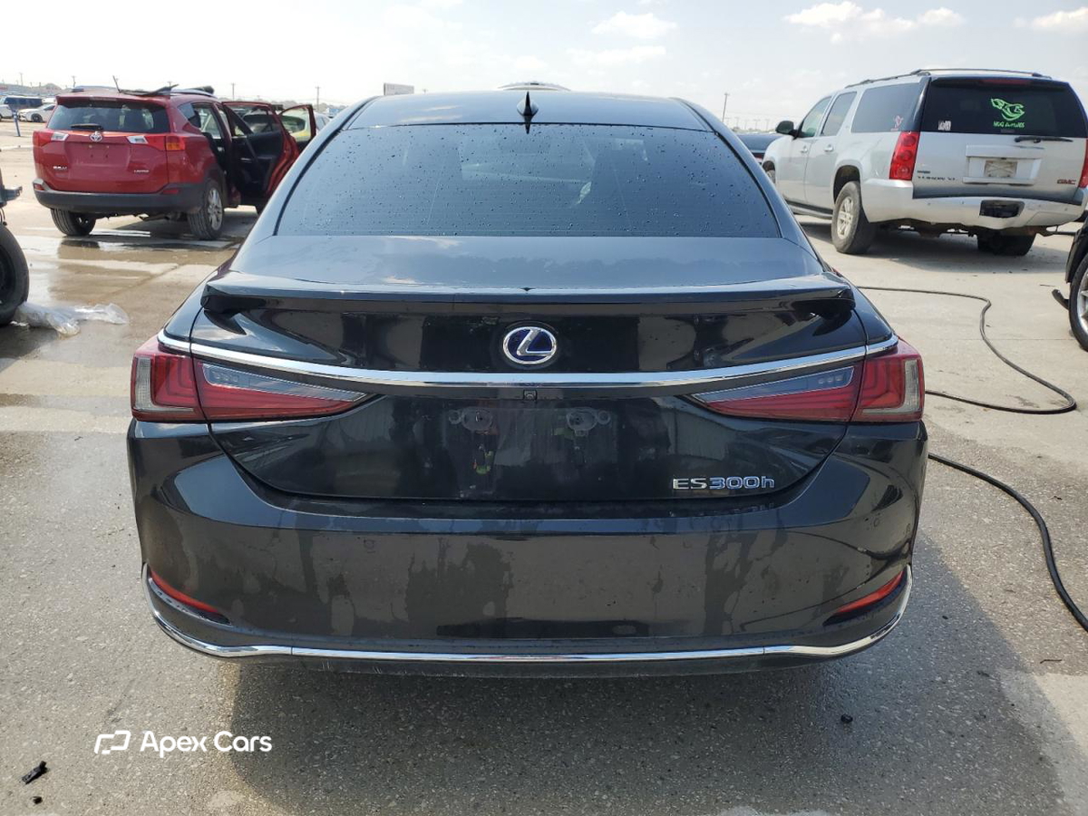 Lexus ES 2019