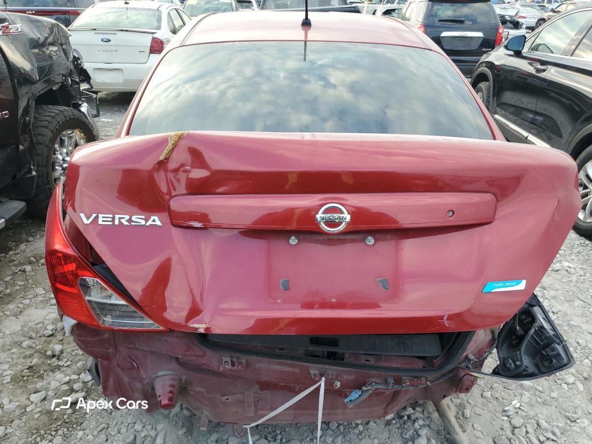 Nissan Versa 2015