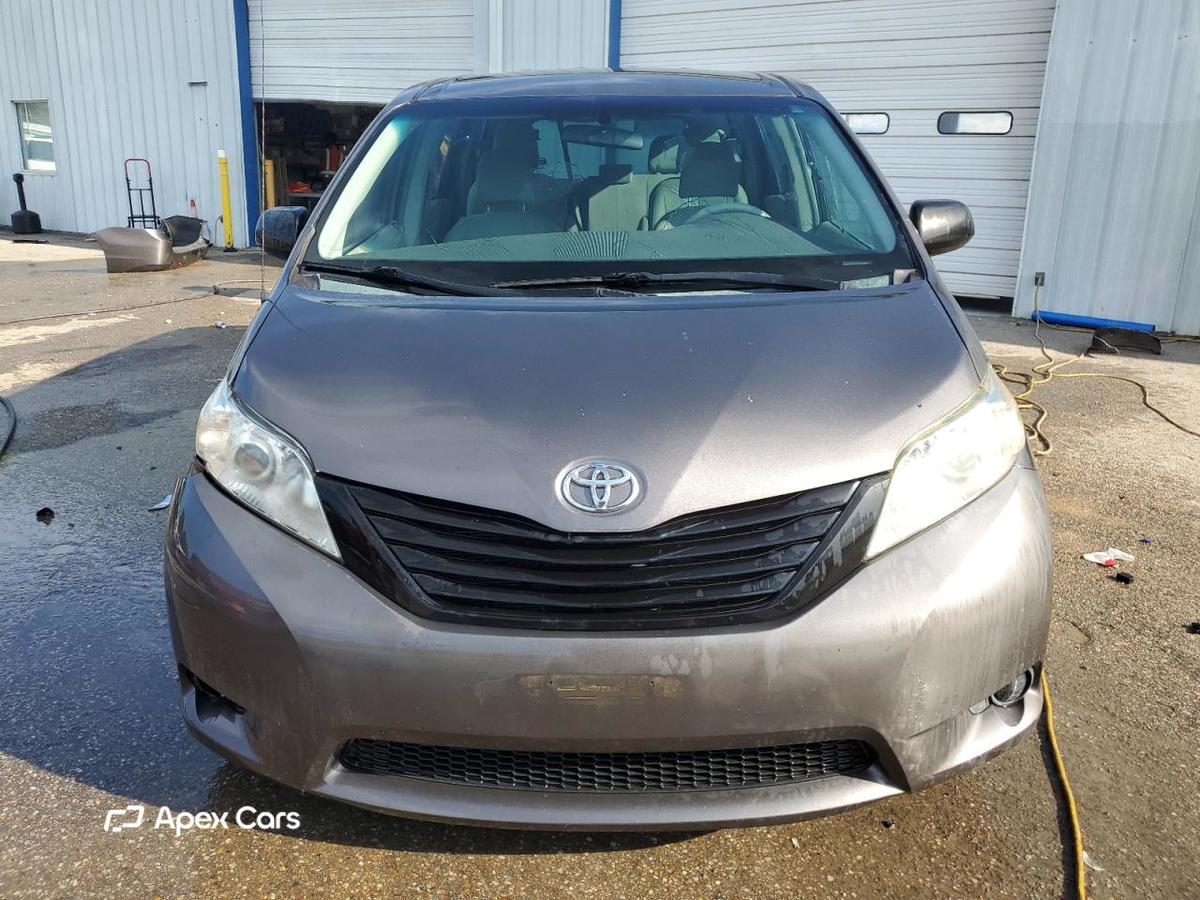 Toyota Sienna 2013