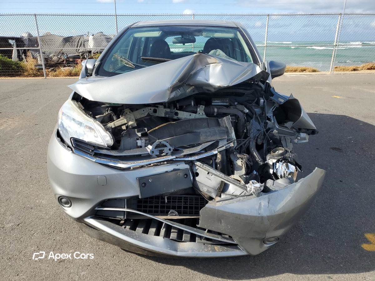 Nissan Versa 2015
