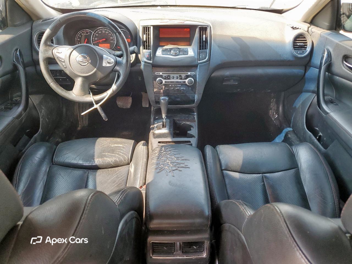 Nissan Maxima 2010