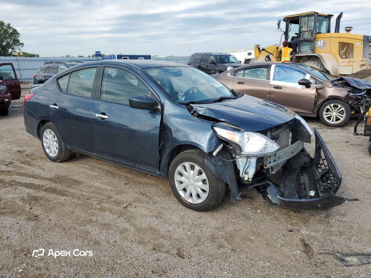 Nissan Versa 2016