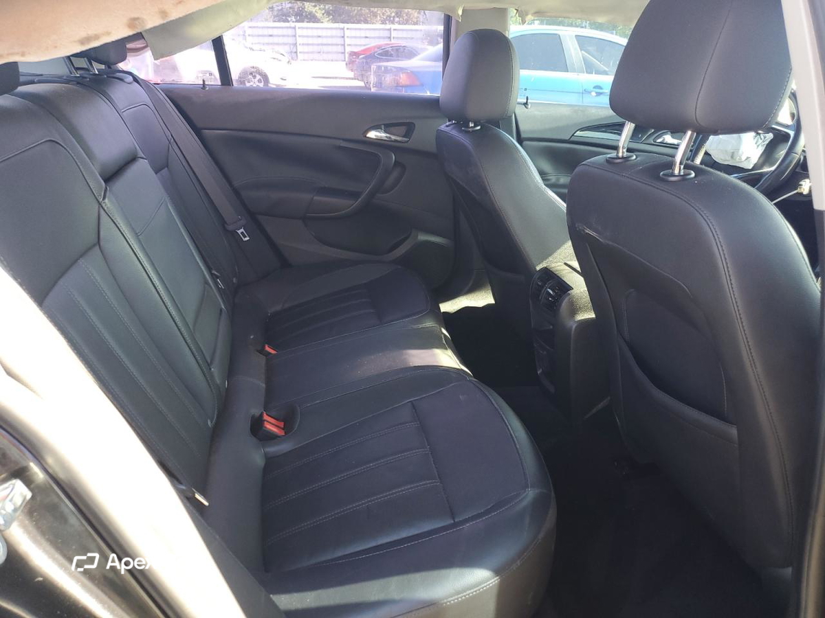 Buick Regal 2011