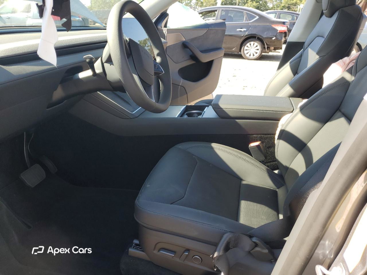 Tesla Model Y 2026