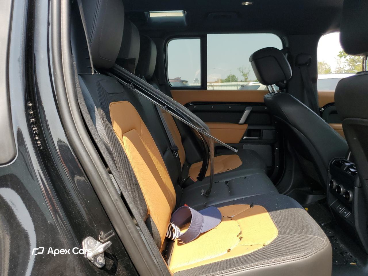 Land Rover Defender 2023