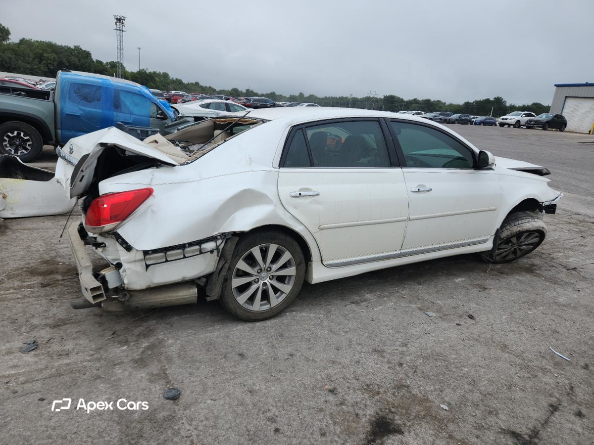 Toyota Avalon 2011